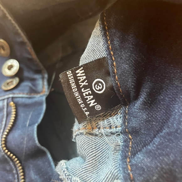 Fashion Nova Bum flattering Jeans - Picture 3 of 3